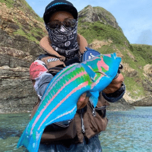 Dq “Japanese Angler Reels In Colorful Fish Resembling ‘Avatar’ Creature, Leaving Everyone In Awe”