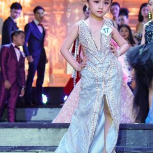 DQ Radiant in Grace: Thailand’s Child Beauty Queen Shines amidst the Social Media Frenzy Surrounding Young Talents, Enchanting Fans Everywhere